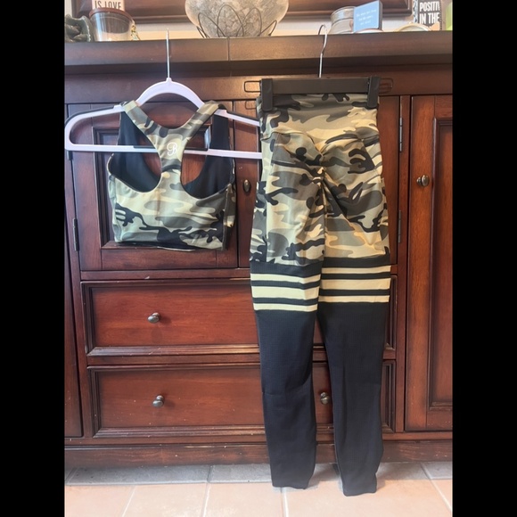 Bombshell Sportswear Scrunch Thigh Highs & Tank Bra Green Camo - XS / XXS [EUC] - Picture 2 of 6